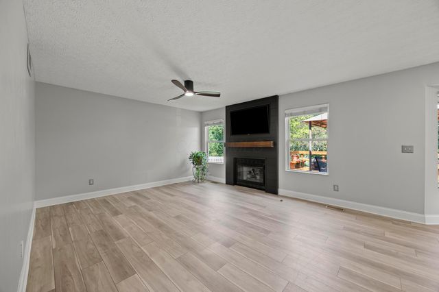 1643 Westwood Drive, Lewis Center, OH 43035