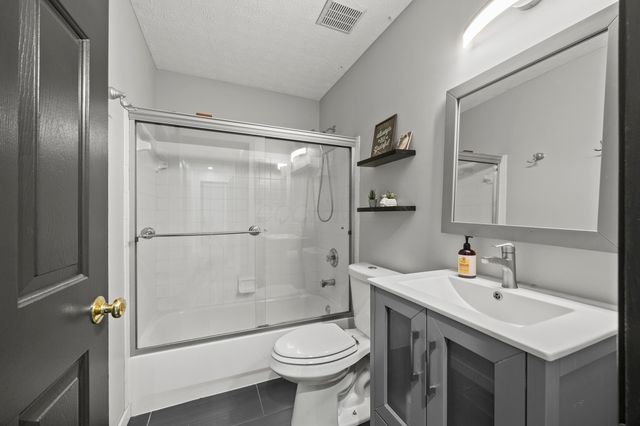 1643 Westwood Drive, Lewis Center, OH 43035