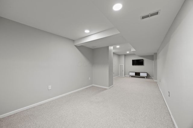 1643 Westwood Drive, Lewis Center, OH 43035