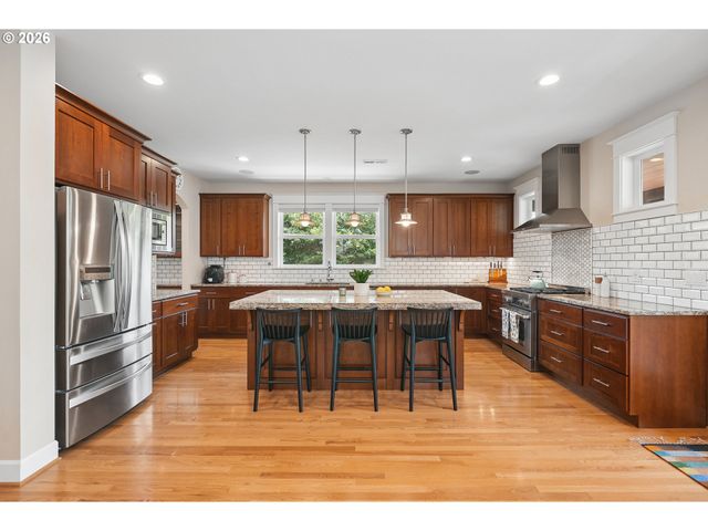 829 Se UMATILLA St, Portland, OR 97202