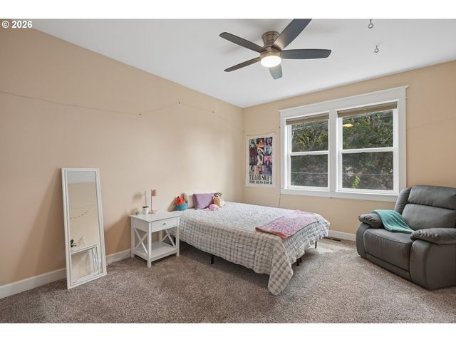 829 Se UMATILLA St, Portland, OR 97202