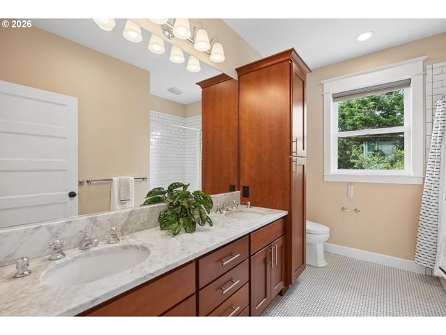 829 Se UMATILLA St, Portland, OR 97202