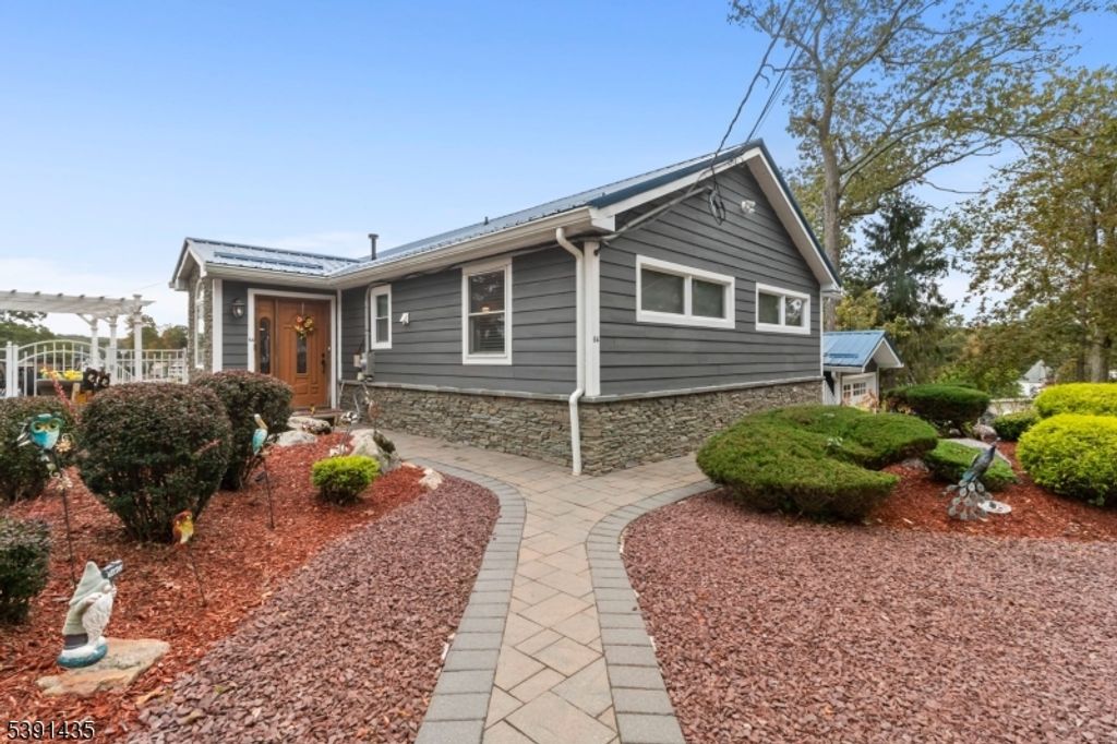 64 Ithanell Rd, Hopatcong Boro, NJ 07843 — photo 4