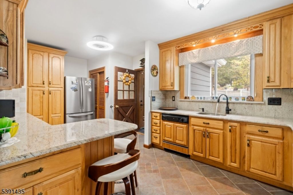 64 Ithanell Rd, Hopatcong Boro, NJ 07843 — photo 5