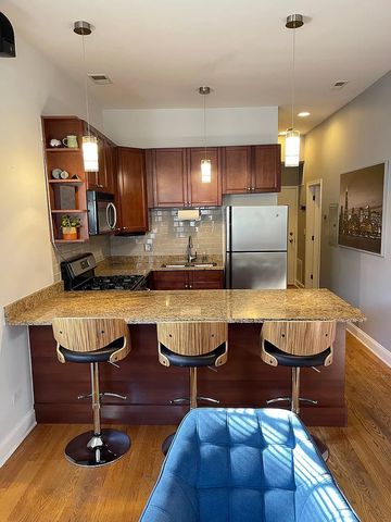 2025 W Erie Street 1R, Chicago, IL 60612