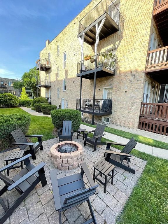 2025 W Erie Street 1R, Chicago, IL 60612