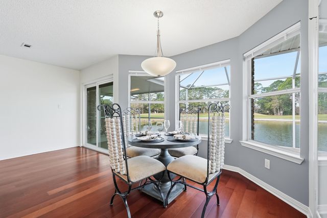 946 Shalimar Pointe Drive, Shalimar, FL 32579