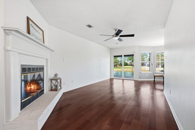 946 Shalimar Pointe Drive, Shalimar, FL 32579