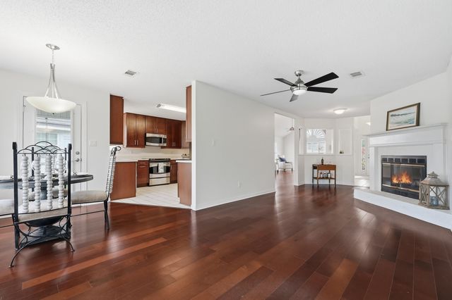 946 Shalimar Pointe Drive, Shalimar, FL 32579