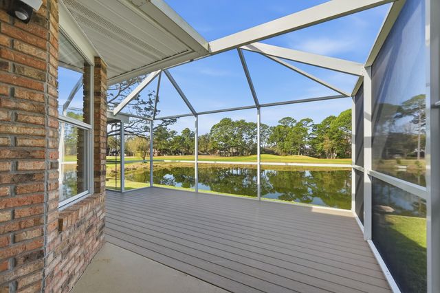 946 Shalimar Pointe Drive, Shalimar, FL 32579