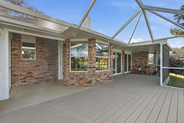 946 Shalimar Pointe Drive, Shalimar, FL 32579