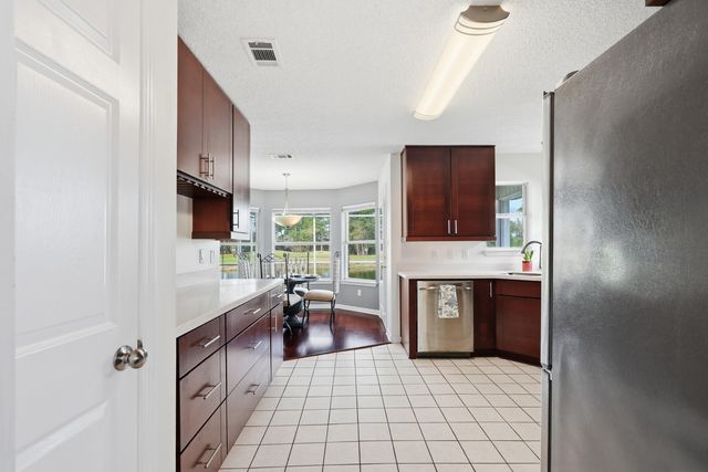 946 Shalimar Pointe Drive, Shalimar, FL 32579