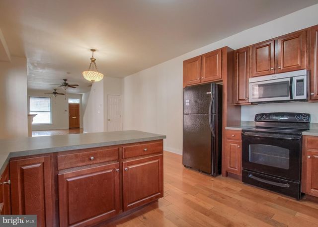 238 MUENCH ST, Harrisburg, PA 17102