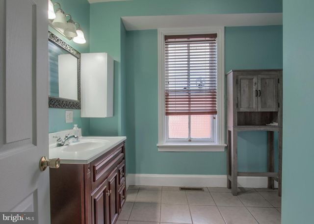 238 MUENCH ST, Harrisburg, PA 17102