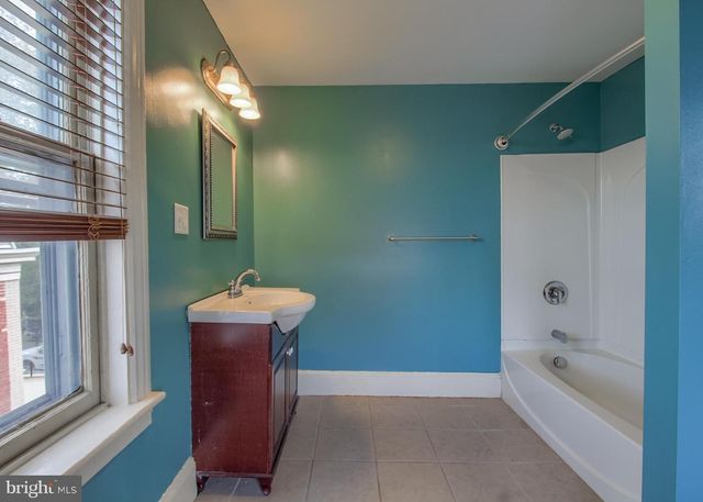 238 MUENCH ST, Harrisburg, PA 17102