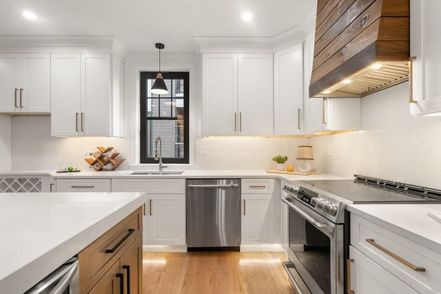 9 Sydney 4, Boston, MA 02125