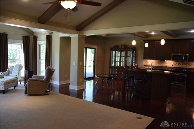 105 Rebecca Circle, Englewood, OH 45322