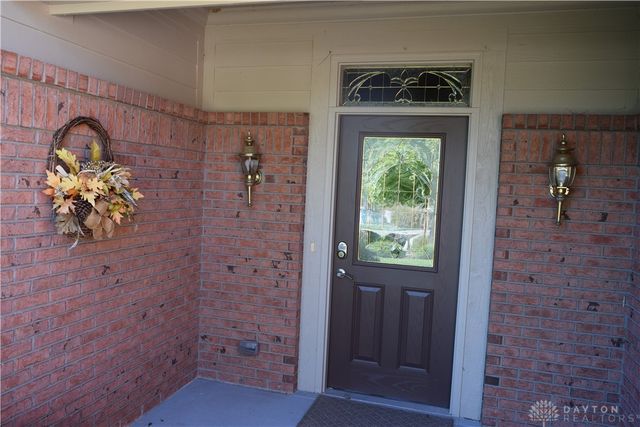 105 Rebecca Circle, Englewood, OH 45322