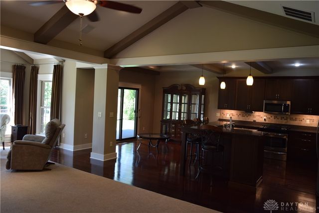 105 Rebecca Circle, Englewood, OH 45322