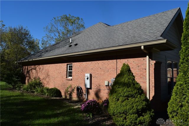 105 Rebecca Circle, Englewood, OH 45322