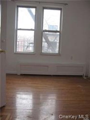 21-07 38th Street 1R, Astoria, NY 11105