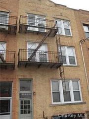 21-07 38th Street 1R, Astoria, NY 11105