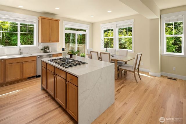 16517 SE 66th Street, Bellevue, WA 98006