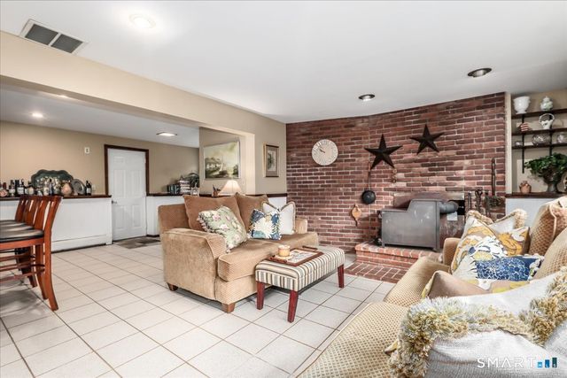 3 Poe Place, Shelton, CT 06484