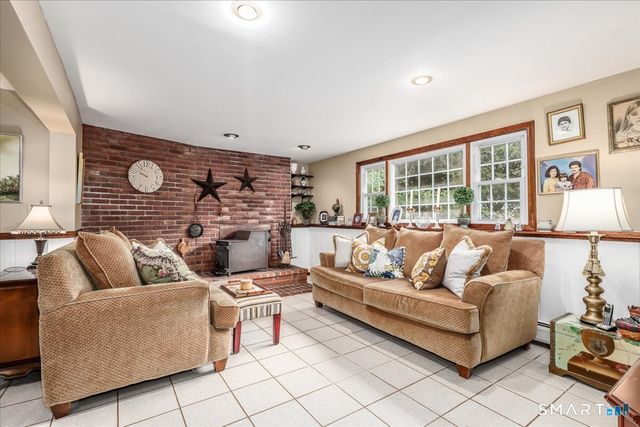 3 Poe Place, Shelton, CT 06484