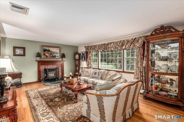3 Poe Place, Shelton, CT 06484