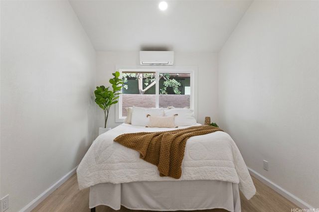 1244 Mokuhano Street, Honolulu, HI 96825