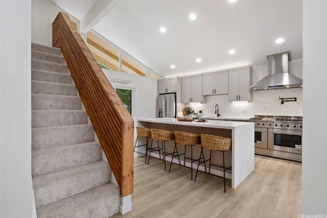 1244 Mokuhano Street, Honolulu, HI 96825