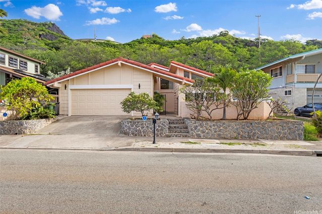 1244 Mokuhano Street, Honolulu, HI 96825