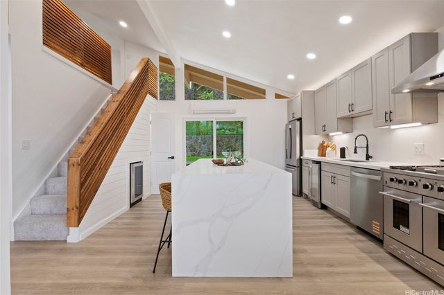 1244 Mokuhano Street, Honolulu, HI 96825