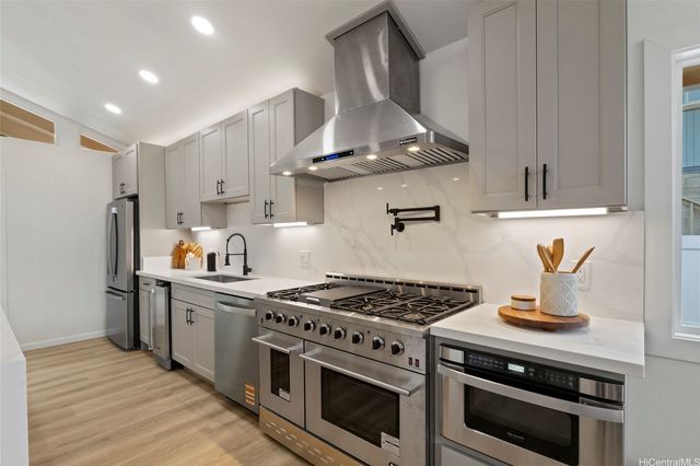 1244 Mokuhano Street, Honolulu, HI 96825