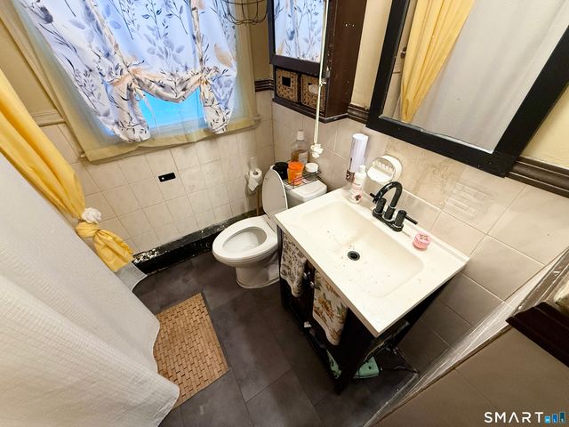 1275 Matianuck Avenue, Windsor, CT 06095