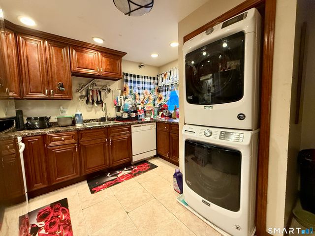 1275 Matianuck Avenue, Windsor, CT 06095