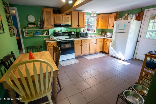71 Lake Dr Drive, Crossville, TN 38572