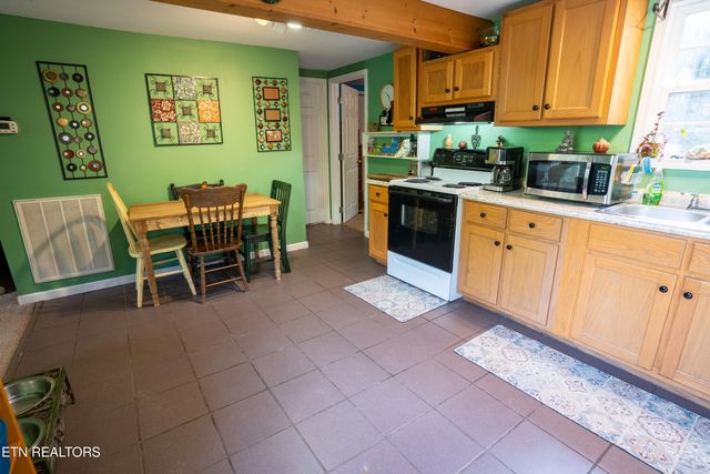 71 Lake Dr Drive, Crossville, TN 38572