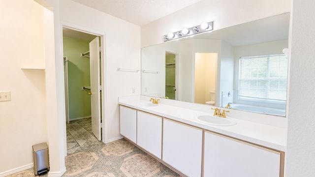 1407 Autumncrest Drive, Arlington, TX 76002