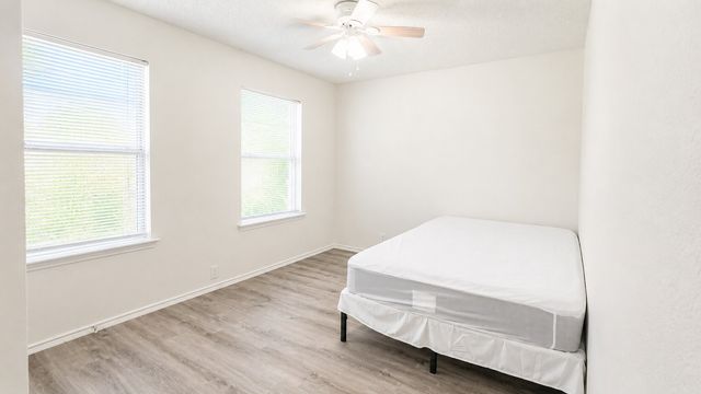 1407 Autumncrest Drive, Arlington, TX 76002