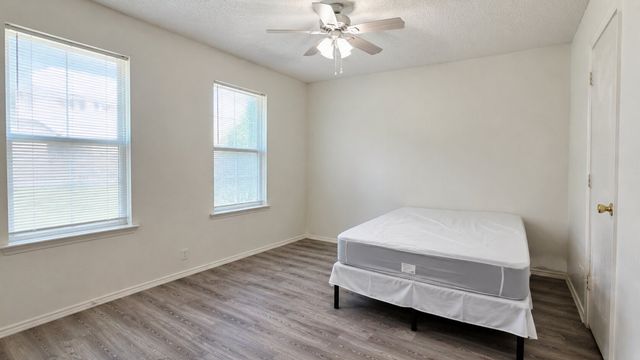 1407 Autumncrest Drive, Arlington, TX 76002