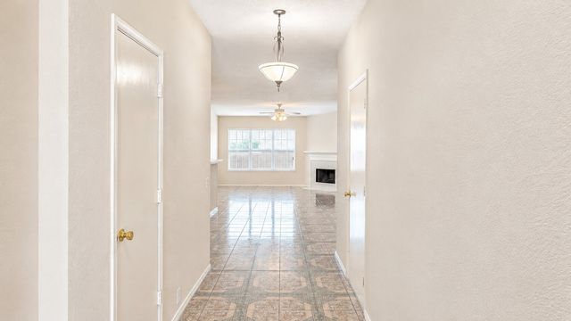 1407 Autumncrest Drive, Arlington, TX 76002