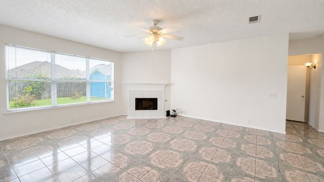 1407 Autumncrest Drive, Arlington, TX 76002