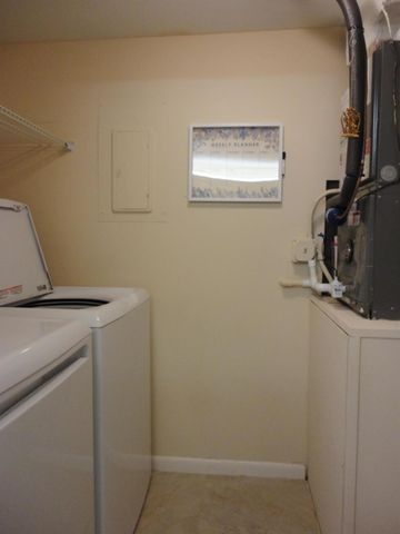 322 Knotty Pine Circle D-1, Greenacres, FL 33463