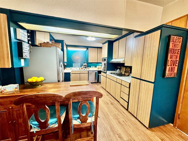 2013 Mill Creek Drive, Arlington, TX 76010