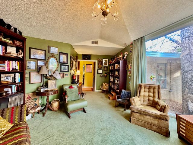 2013 Mill Creek Drive, Arlington, TX 76010