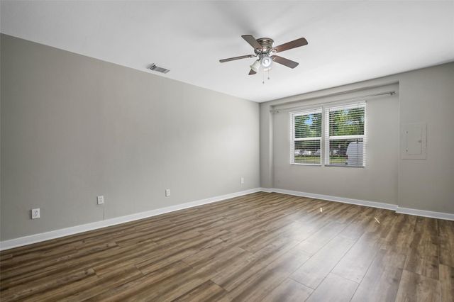 6918 Irvington Boulevard A, Houston, TX 77022