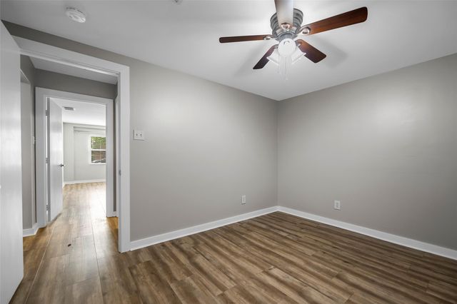 6918 Irvington Boulevard A, Houston, TX 77022