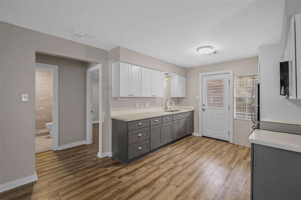 6918 Irvington Boulevard A, Houston, TX 77022